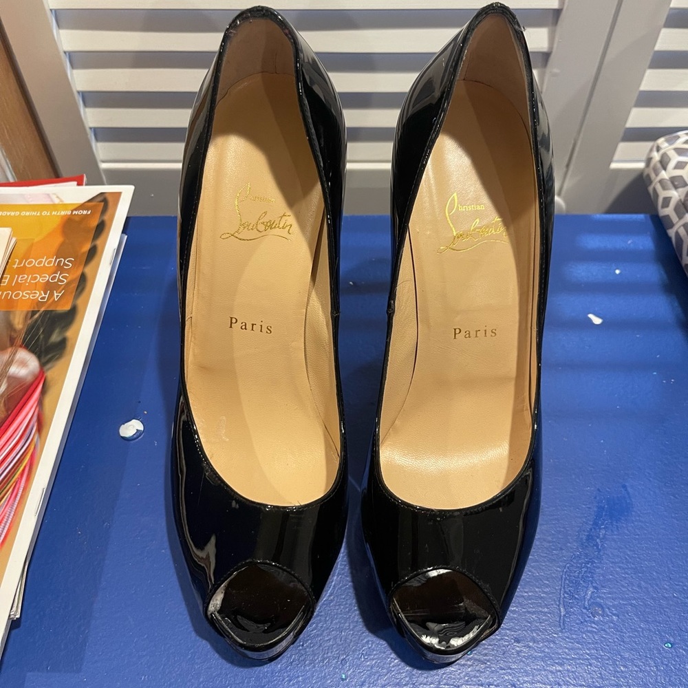 Christian Louboutin peek toe black patent leather $440 OBO size 41, 5” heel
